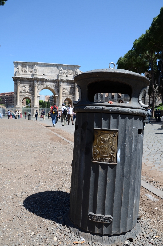 42-arco di Costantino-and-garbage column